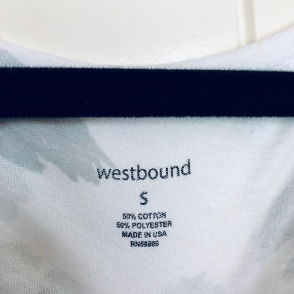 Women’s tee - Picture 4 of 5